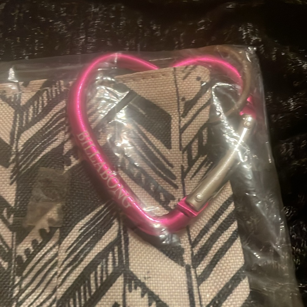 NWT & in the plastic shipping bag sealed Billabong lunch bag! - Picture 4 of 4